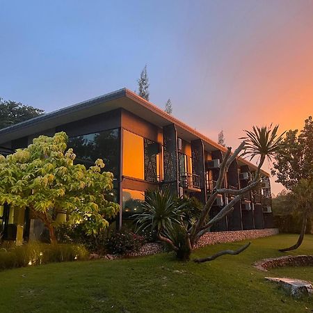 Hotel Inlaya Ratchaburi Exteriér fotografie